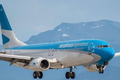 ¿Cómo cancelar una reserva de vuelo en Aerolíneas Argentinas?
